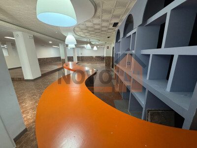 Ref.4599 Local comercial în Silla