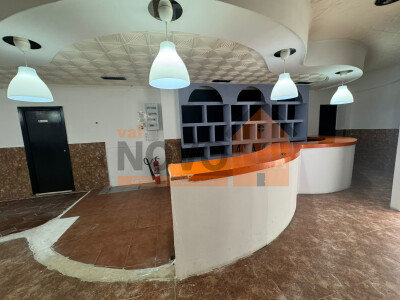 Ref.4599 Local comercial în Silla