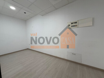 Ref.4713 Local în Silla