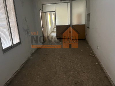 Ref.4211 Nave en Silla