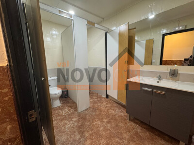 Ref.4599 Local comercial în Silla
