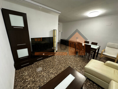 Ref.4704 Piso en Silla-4