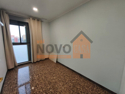 Ref.4701 Piso en Silla