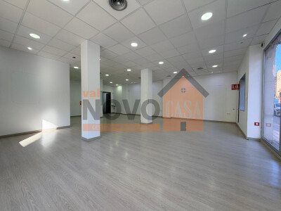 Réf. 4713 Local à Silla